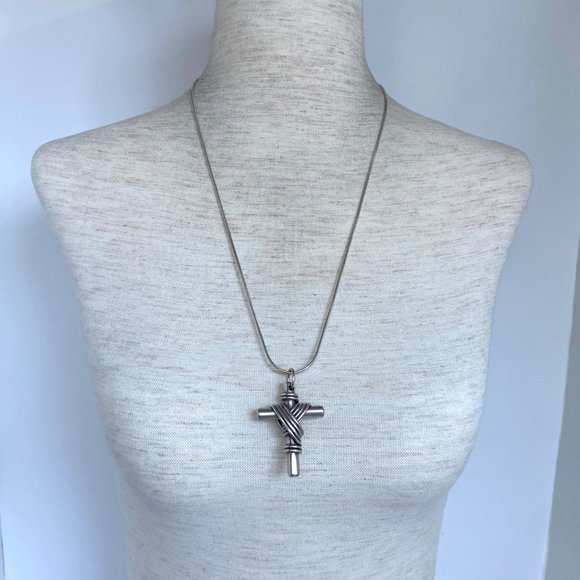 Sterling Silver 925 ZINA 2" Heavy Shrouded Cross Pendant Necklace 24" Chain 39g - Picture 16 of 16